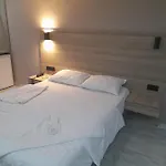 Hotel Moon