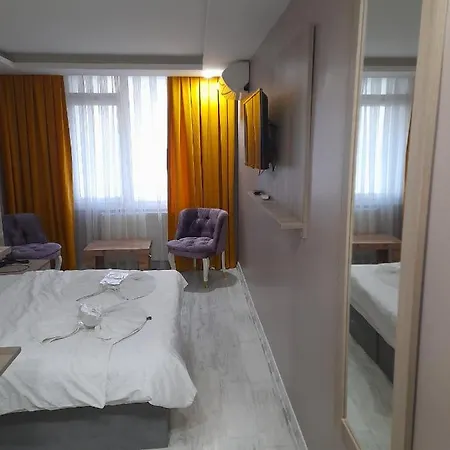 Moon Sirinevler Hotel 2*